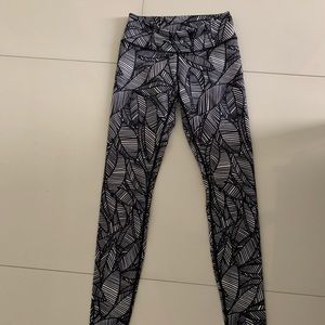 Lululemon leggings size 4